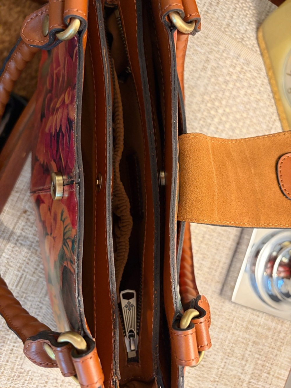 Patricia Nash Floral Print Shoulder Bag with Brown Leather Trim - Picture 4 of 4